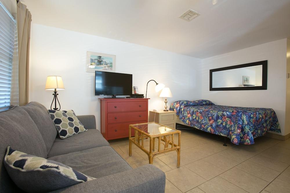 Dolphin Inn Fort Myers Beach Esterno foto