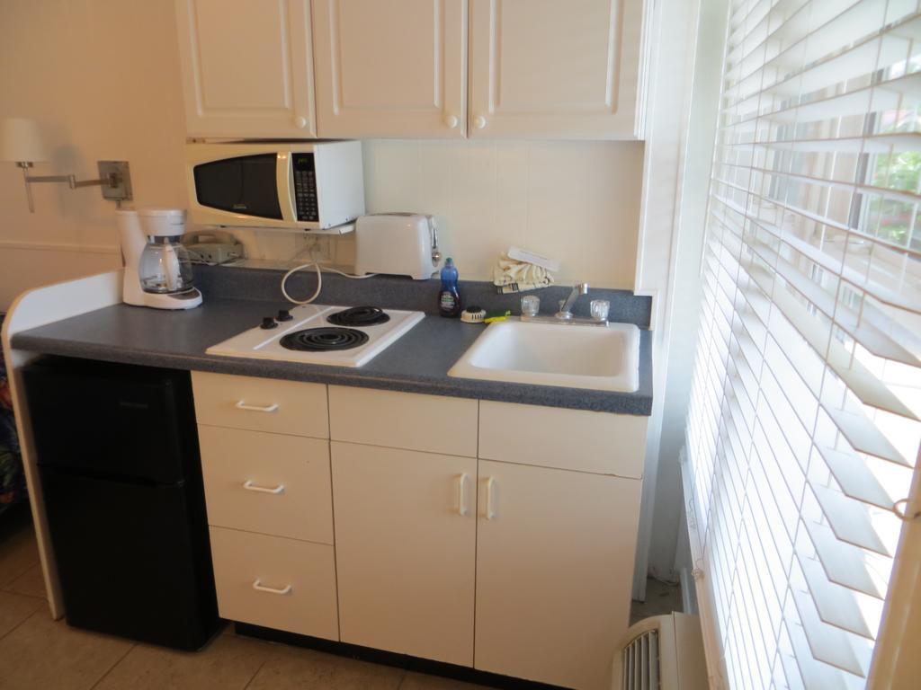 Dolphin Inn Fort Myers Beach Esterno foto