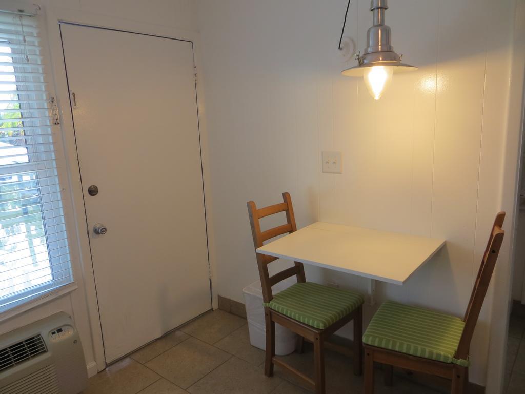 Dolphin Inn Fort Myers Beach Esterno foto