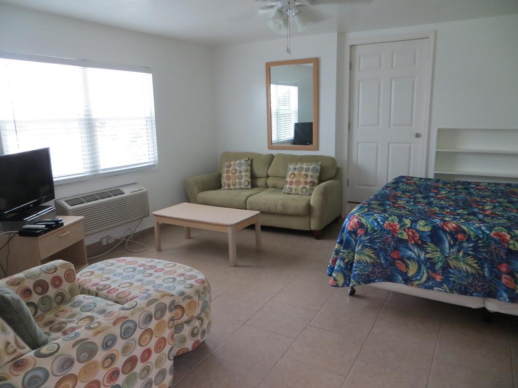 Dolphin Inn Fort Myers Beach Esterno foto