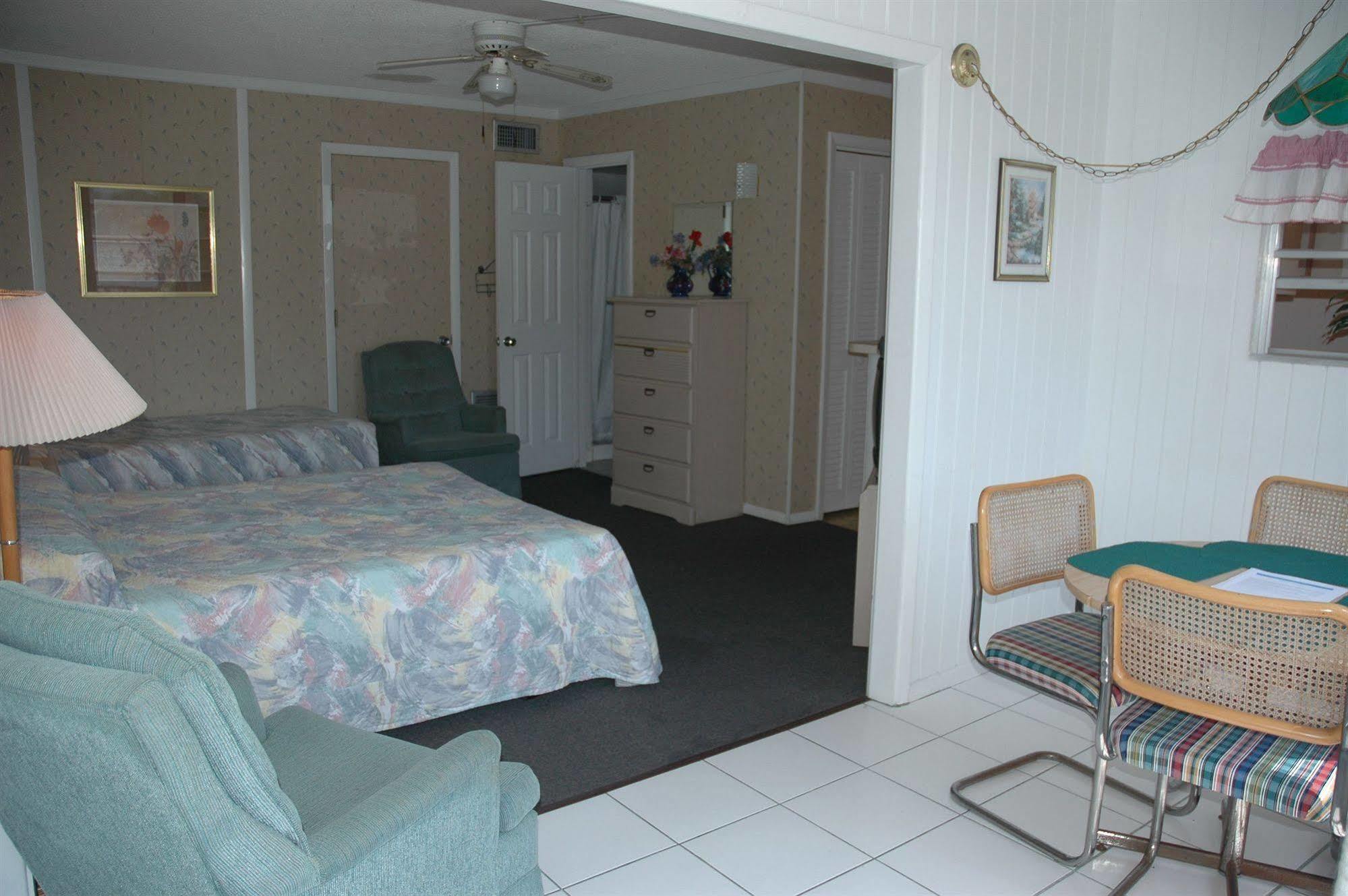 Dolphin Inn Fort Myers Beach Esterno foto
