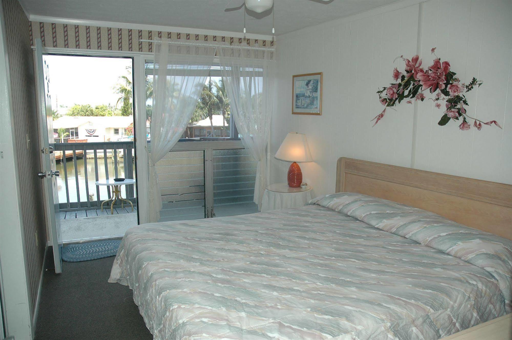 Dolphin Inn Fort Myers Beach Esterno foto